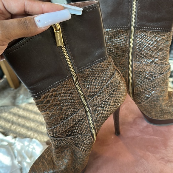 Micheal Kors snake skin boots. - Picture 5 of 7
